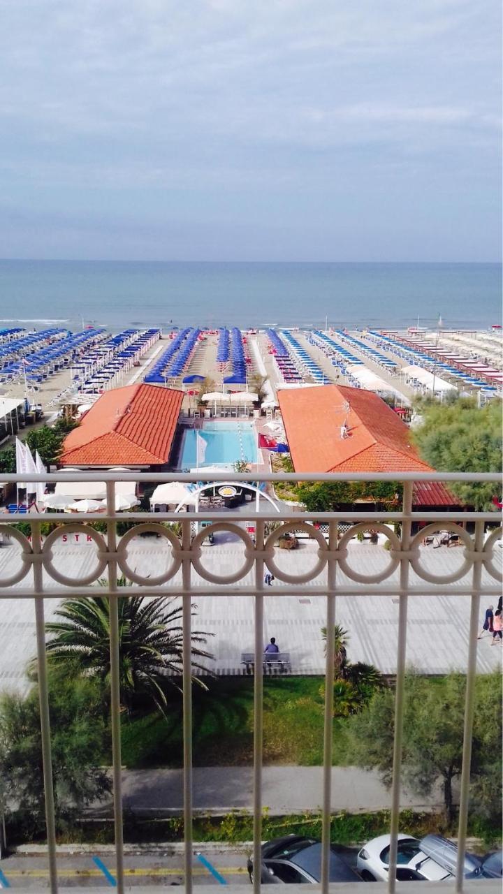 Hotel Brunella Lido di Camaiore Exterior photo