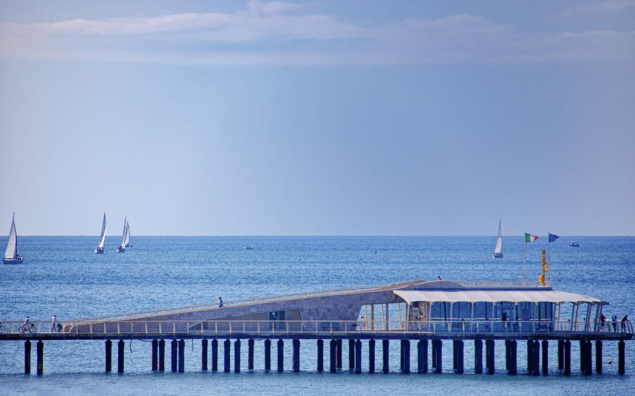 Hotel Brunella Lido di Camaiore Exterior photo